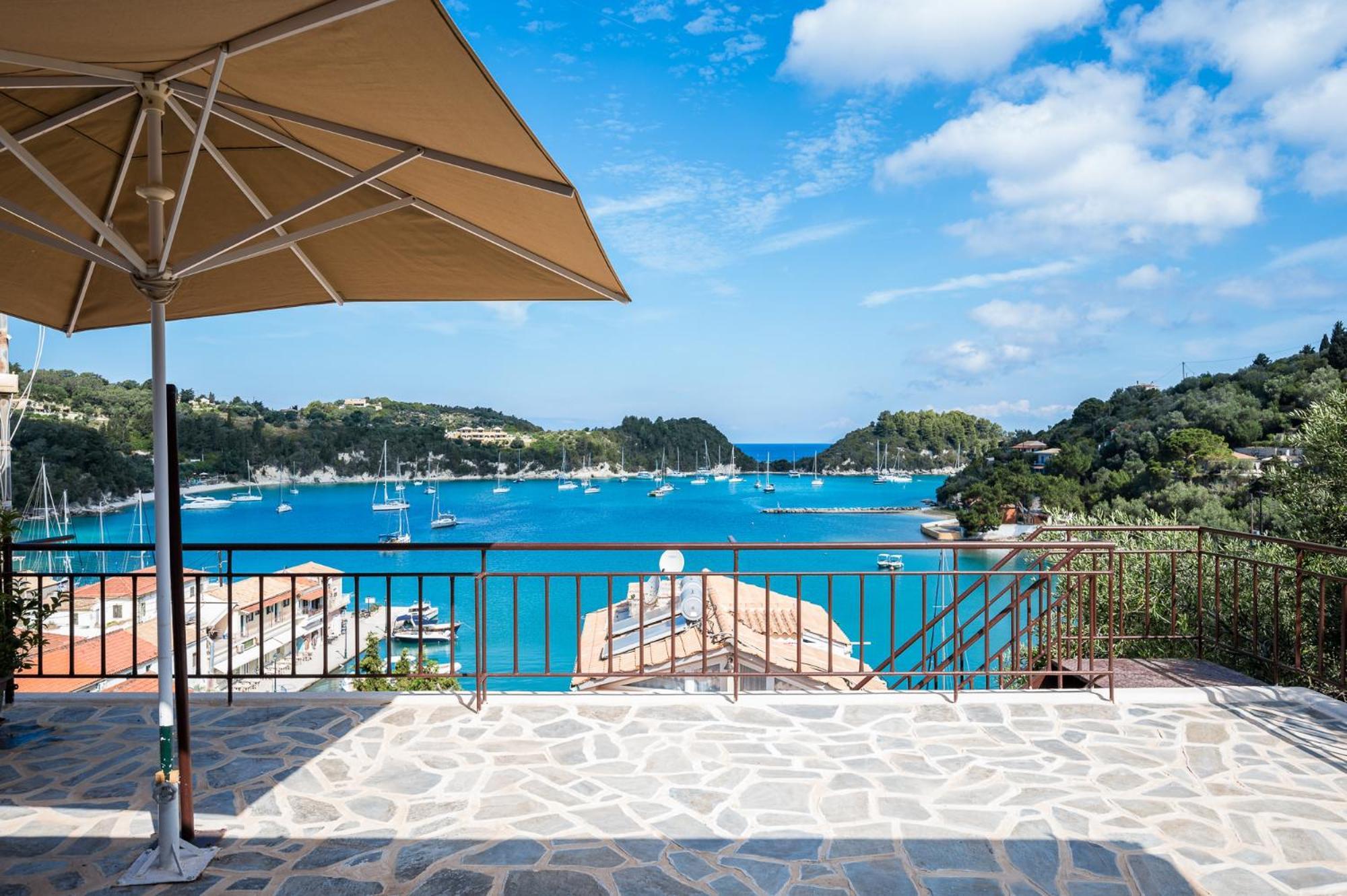 Agaloula Centrally Located Apartments, Lakka 外观 照片