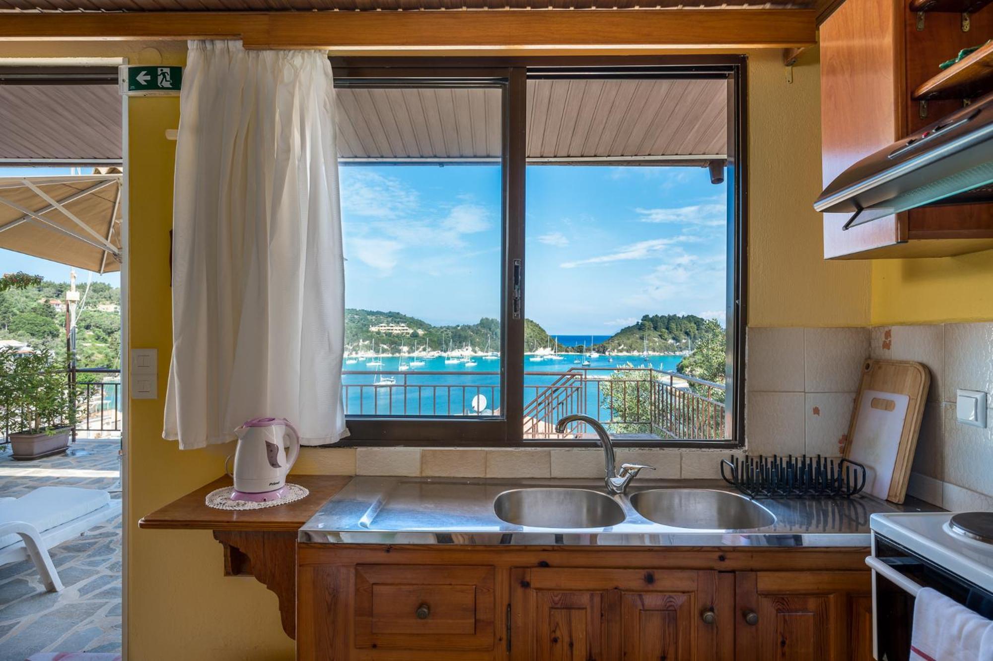Agaloula Centrally Located Apartments, Lakka 外观 照片