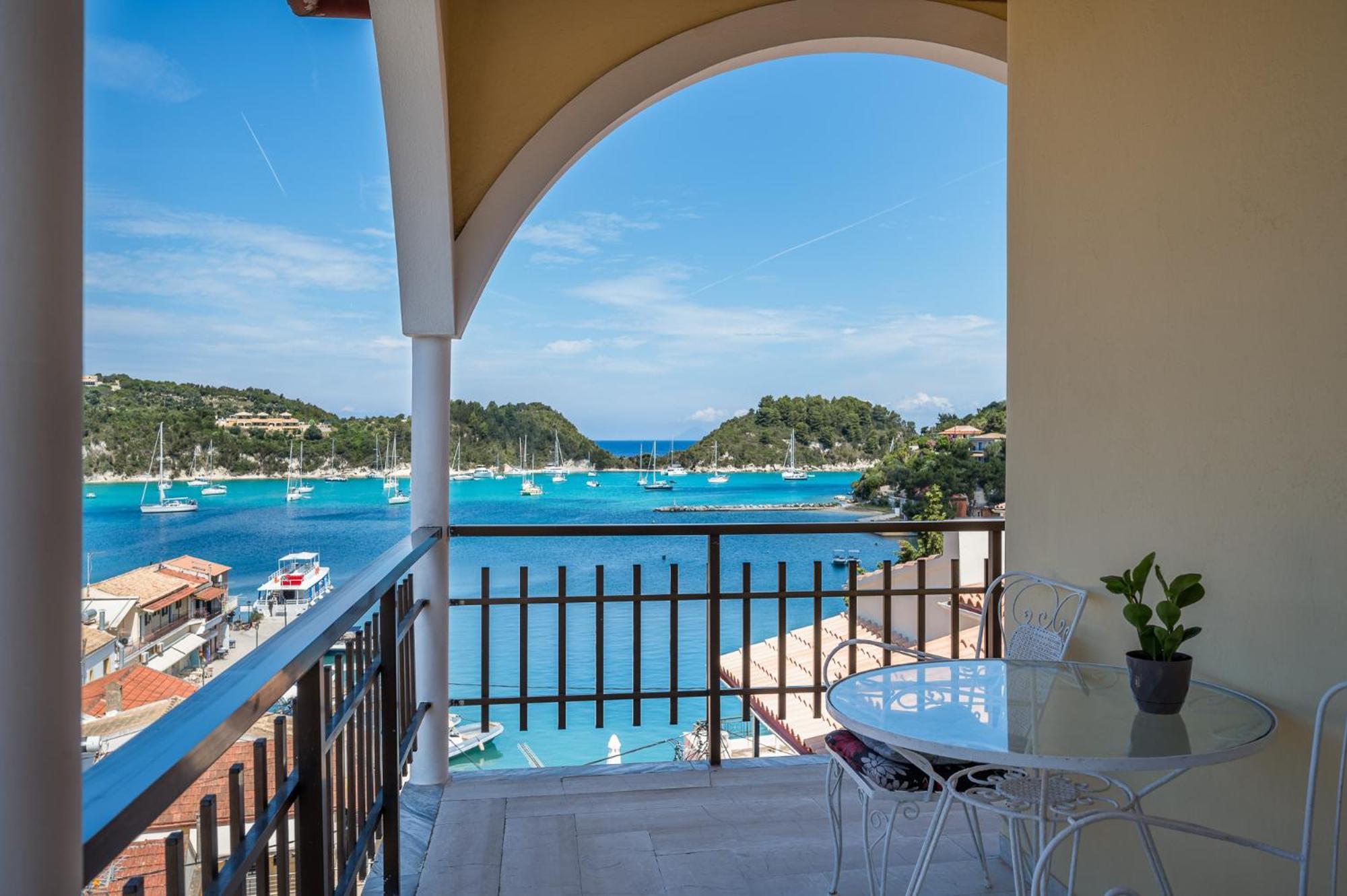 Agaloula Centrally Located Apartments, Lakka 外观 照片