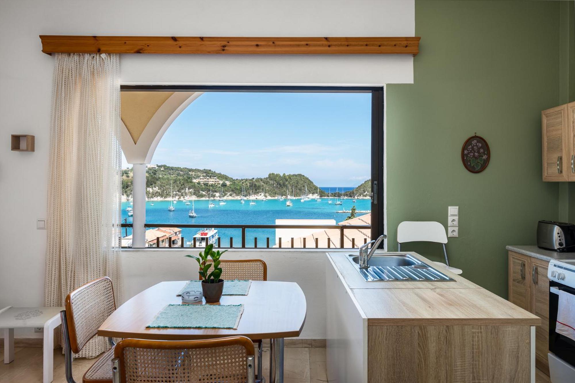 Agaloula Centrally Located Apartments, Lakka 外观 照片