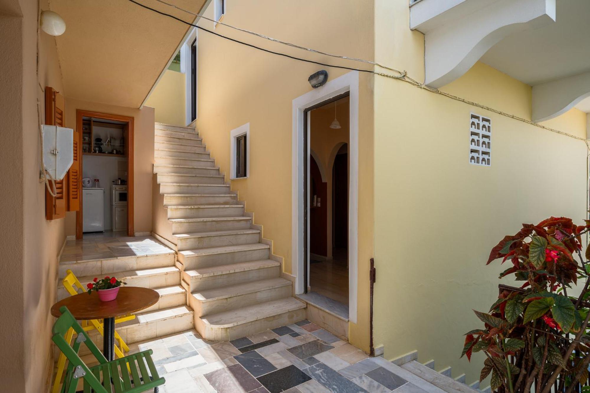 Agaloula Centrally Located Apartments, Lakka 外观 照片